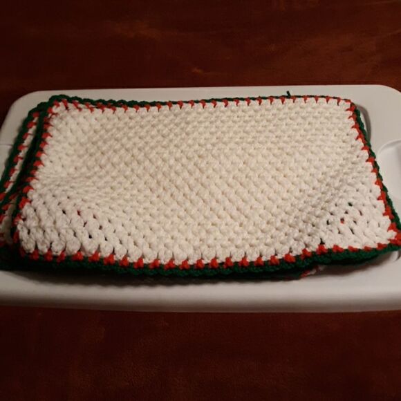 Set of Crocheted Placemats. - Picture 3 of 3